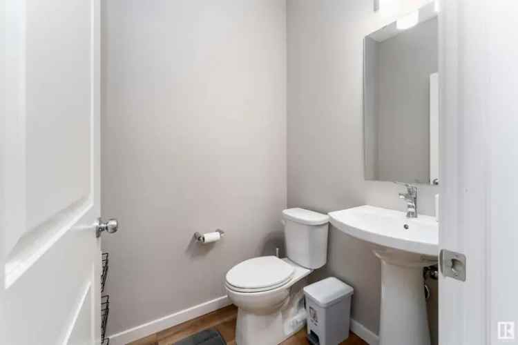 Gorgeous Kenton Half Duplex 4 Beds 3.5 Baths Smart Home