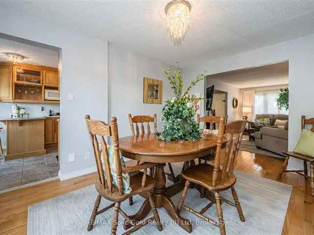 House For Sale in 9, Old Maple Lane, Kitchener, Ontario