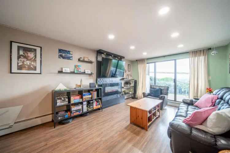 Condo For Sale in Burnaby, British Columbia