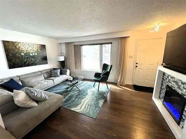 RE/MAX Performance Realty