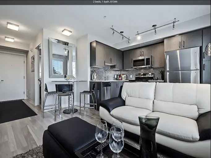 1528 16 Avenue NW - Apartment in Calgary
