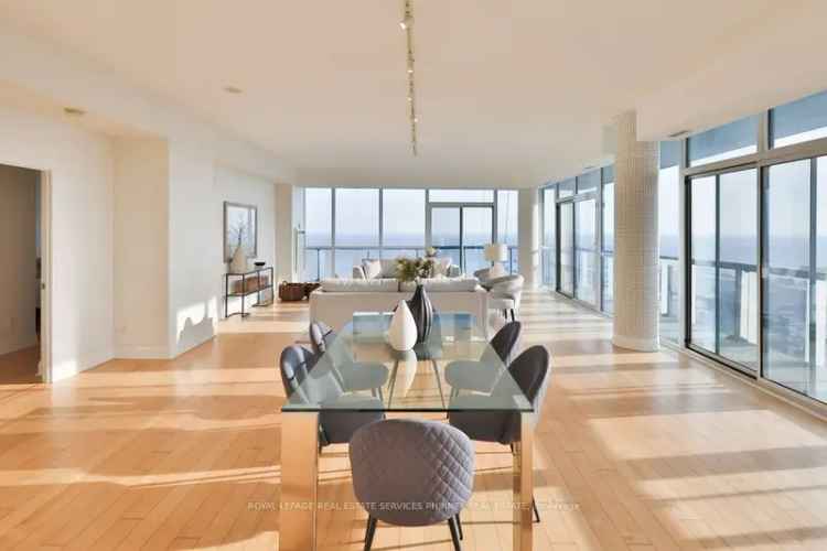 Condo For Sale in Mississauga, Ontario