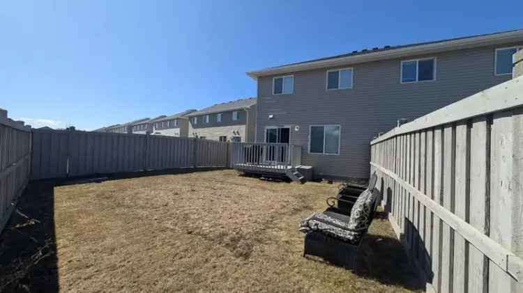 3 Bed 2.5 Bath Half Duplex in Chapelle Edmonton
