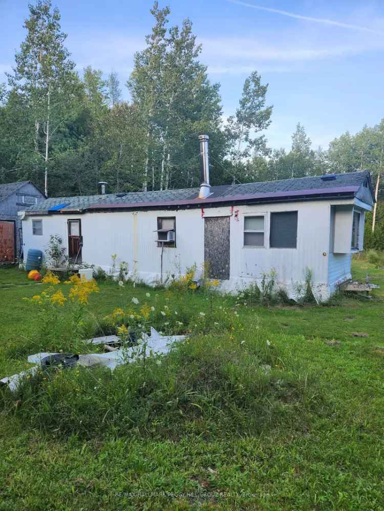 House For Sale in Ontario