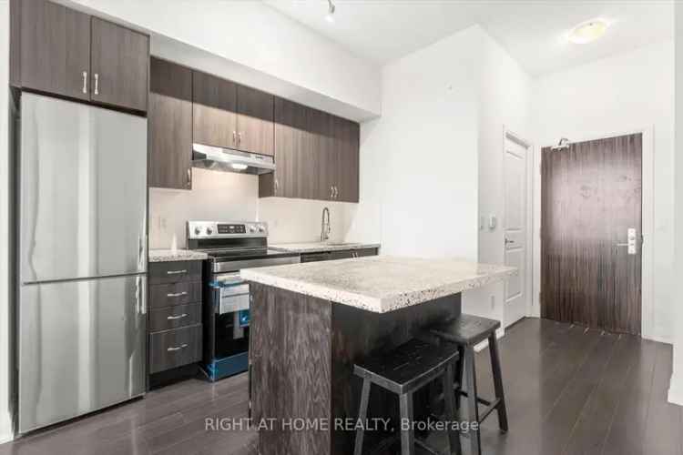 Condo For Rent in Richmond Hill, Ontario