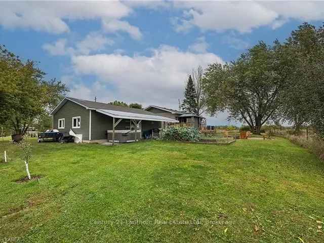 House For Sale in Stone Mills, Ontario