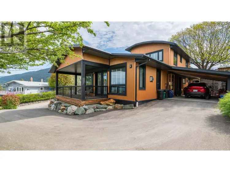 Distinctive Hillside Contemporary Home with Expansive Views