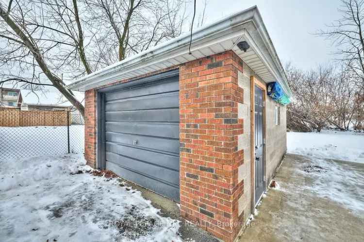 House For Sale in 43, Cunningham Street, Thorold, Ontario