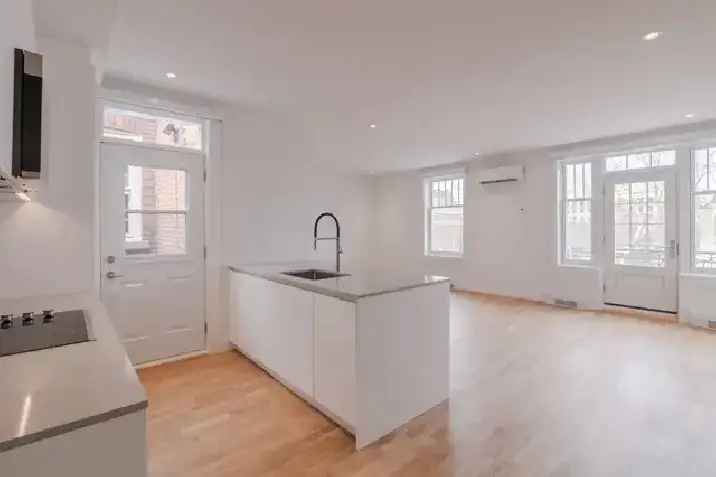 Renovated 2 Bedroom Apartment Near Cote des Neiges Metro