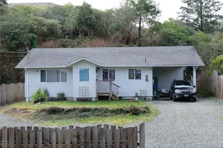 Tofino 2 Bed 1 Bath Rancher - Renovated Duplex Zoned