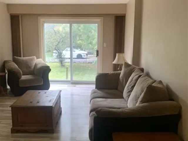 House For Sale in Mississauga, Ontario