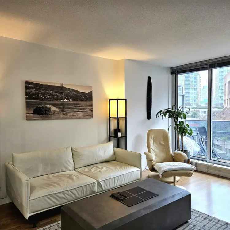 Spacious 1-Bedroom Condo in Downtown Vancouver with City Views