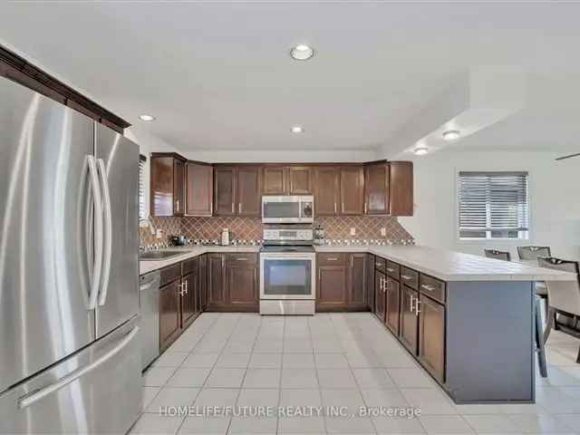 House For Sale in Windsor, Ontario