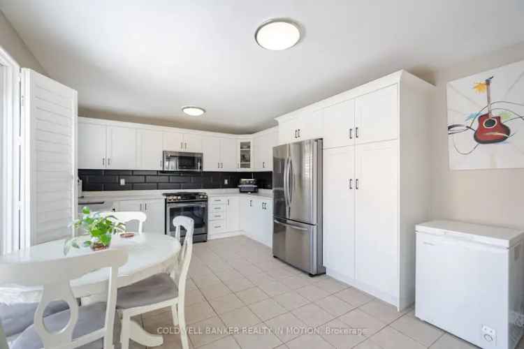 3 1 Bed 4 Bath Family Home in Milton Beaty Neighbourhood