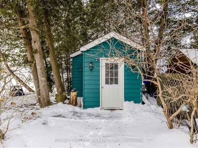 Lake Simcoe Waterfront Bungalow with Boathouse and Stunning Views