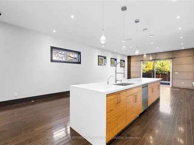 Modern Port Credit Semi 3600 sq ft Smart Home