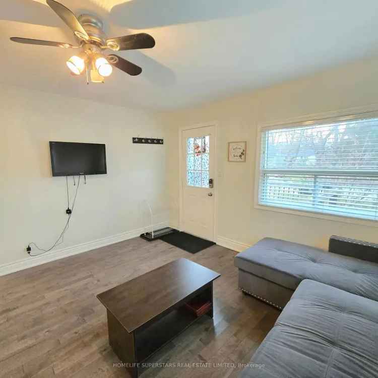 Lake Simcoe 2-Bedroom Home Steps From The Water