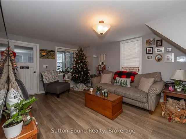 House For Sale in Chatsworth, Ontario