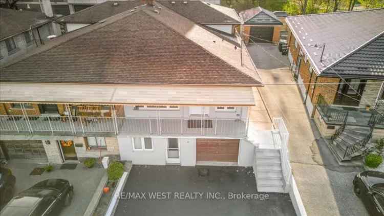 House For Sale in Toronto, Ontario