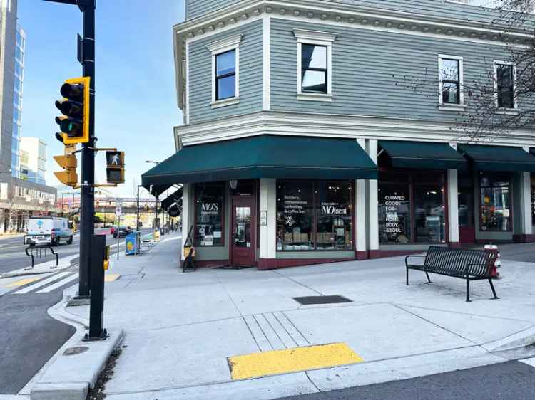 Retail For Rent in District of North Vancouver, British Columbia