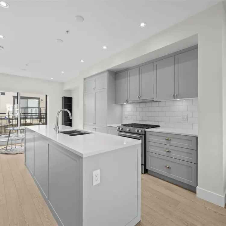 East Vancouver Townhouse 3 Bed 3 Bath Attached Garage