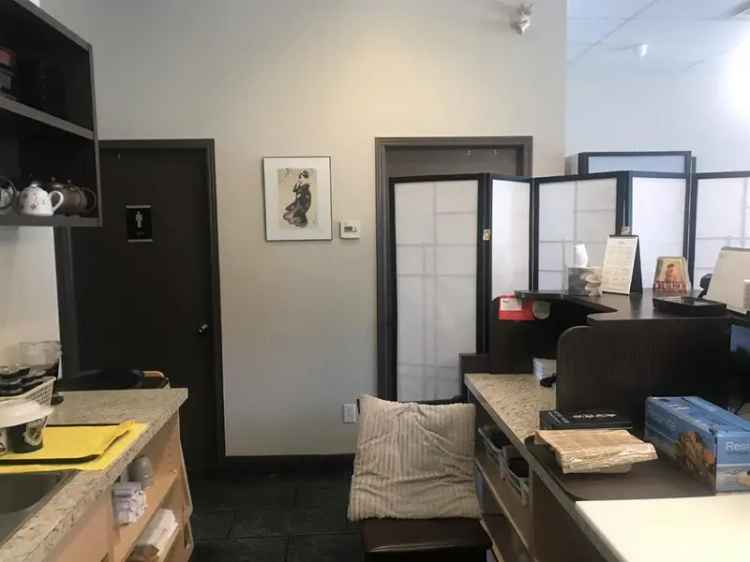 Retail For Rent in Town of Cochrane, Alberta