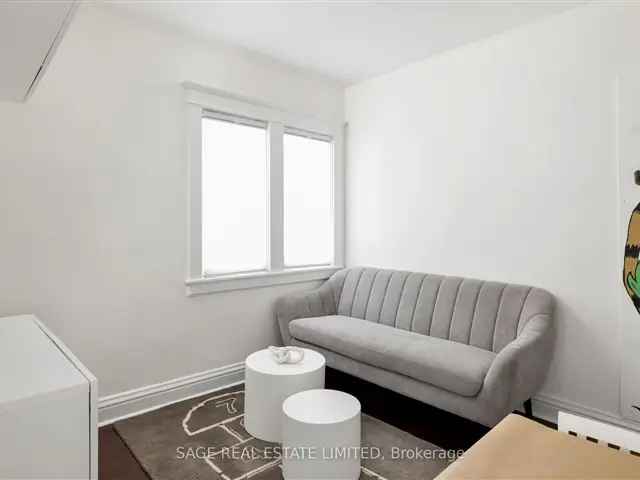 House For Sale in 2229, Lawrence Avenue West, Toronto, Ontario