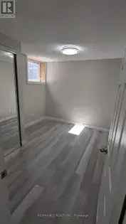 2 rooms apartment of 267 m² in Toronto