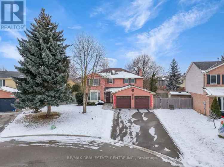 Meadowvale Family Home with Pool and Huge Lot