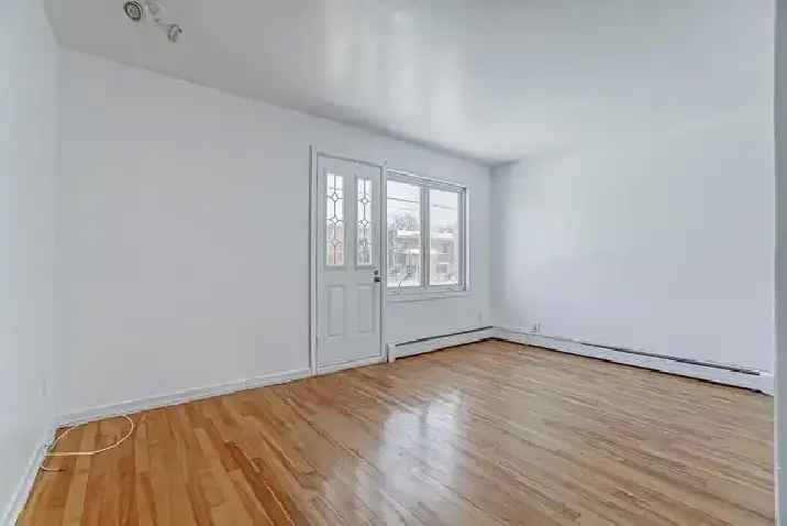 4 1/2 Duplex with Hardwood Floors and Balconies - August 2025
