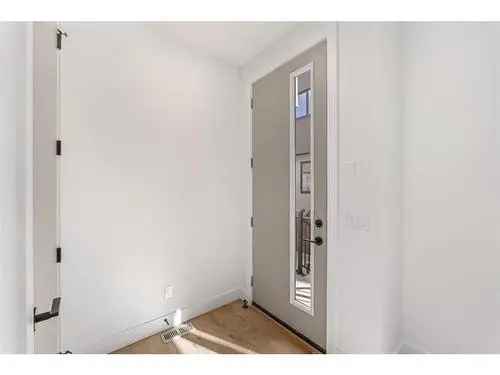 Modern Townhouse for Sale in Richmond Calgary