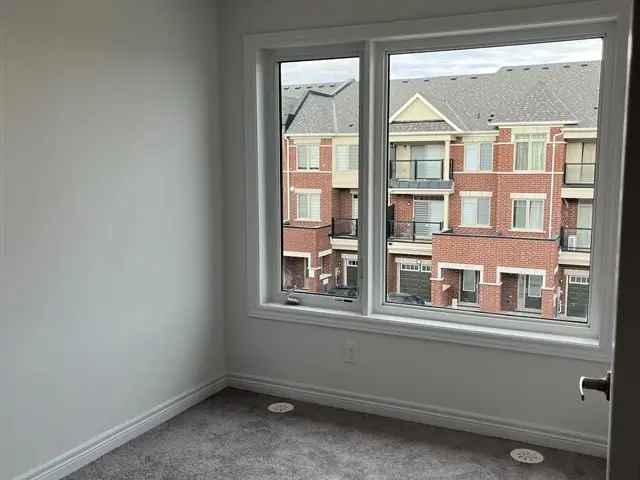 3 Bedroom Townhouse Near 407 Oshawa