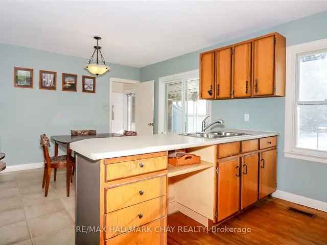 House For Sale in Barrie, Ontario