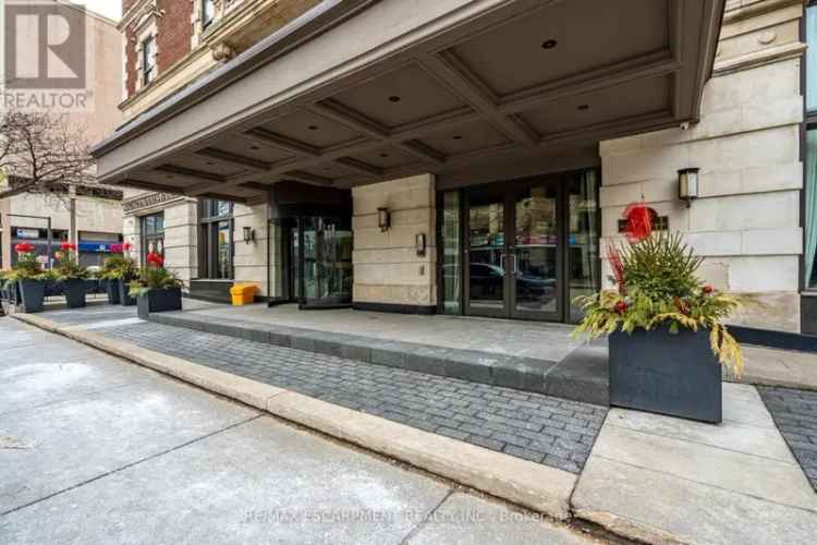 Apartment For Sale in 118, King Street East, Hamilton, Ontario