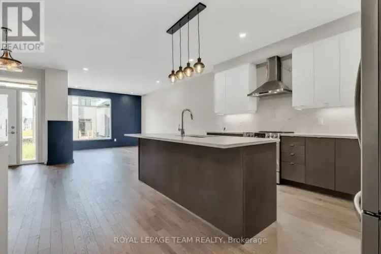 Riverside South Townhouse 3 Beds 25 Baths Modern Kitchen