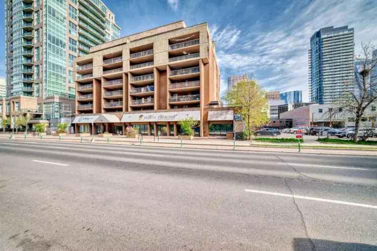 Premier 6th Floor Condo with Large Balcony and Stunning Views