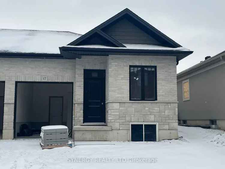 House For Sale in Tillsonburg, Ontario