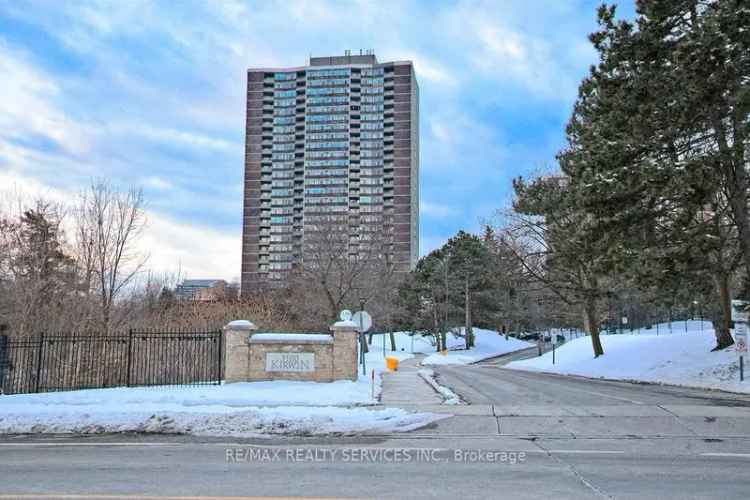 Rent updated condo with stunning views in Toronto with pool and tennis court