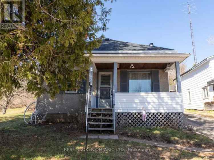 Year-Round Denbigh Lake Home 4BR 1BA Workshop