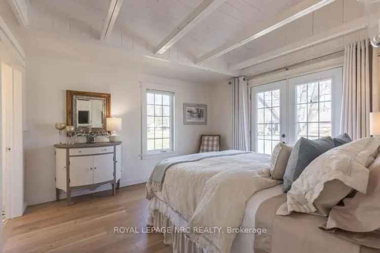 2 Bed 2 Bath Bungalow near Bernard Beach High End Finishes