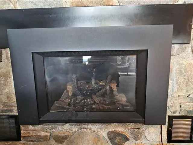 Georgian Bay Bungalow - Stunning Views & Bruce Trail Access