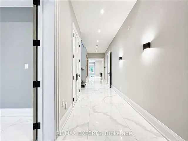 House For Sale in Toronto, Ontario