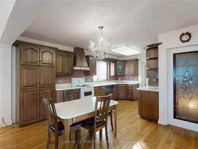 4-Bedroom Family Home in Quiet Toronto Neighborhood