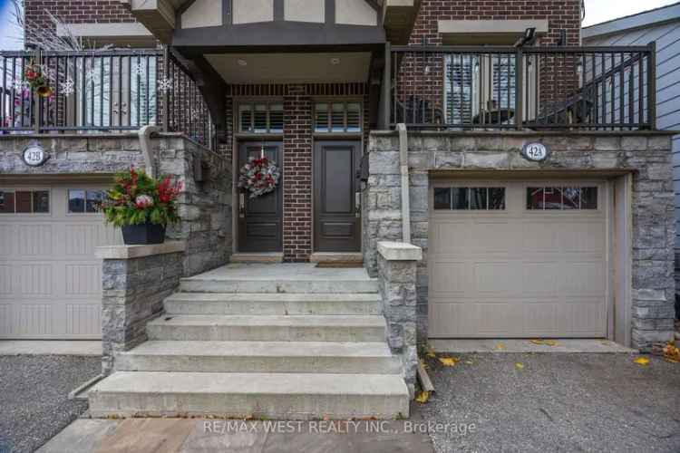 House For Sale in Toronto, Ontario