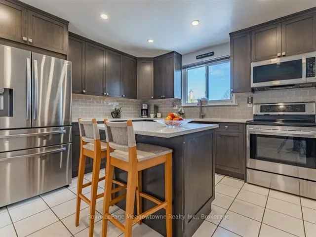 Family Home with Modern Kitchen and Finished Basement