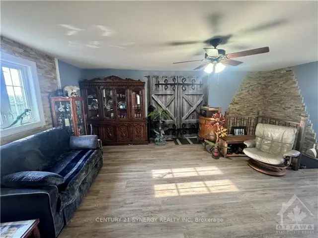 House For Sale in South Stormont, Ontario