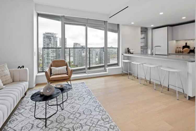 Luxury 2-Bed Condo in Downtown Vancouver with City Views