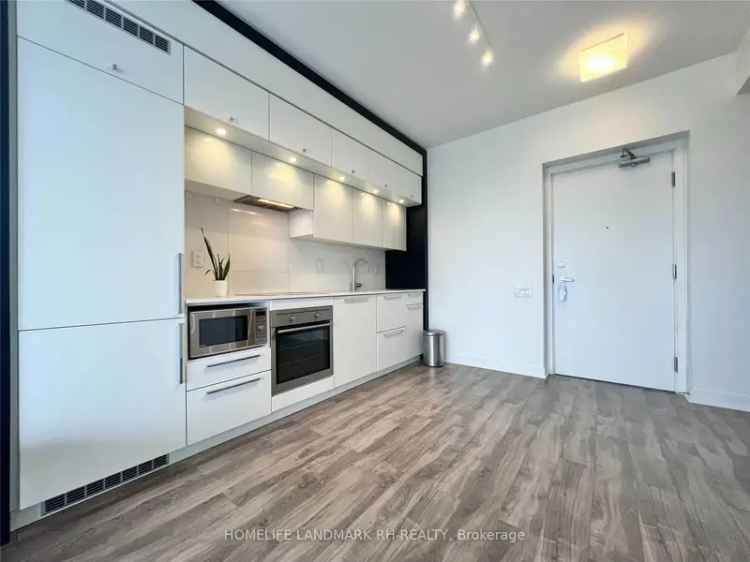 Rent Apartment Near College Subway Station With City View