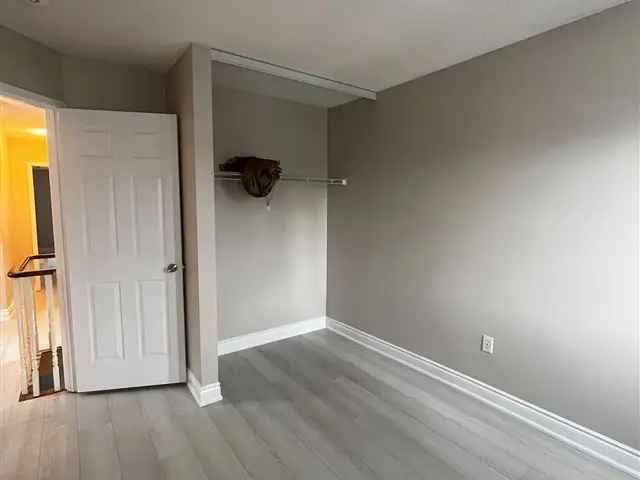 3 Bedroom 3 Washroom Townhouse For Rent Near Sheridan College