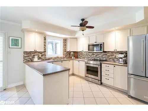 House For Sale In Barrie, Ontario